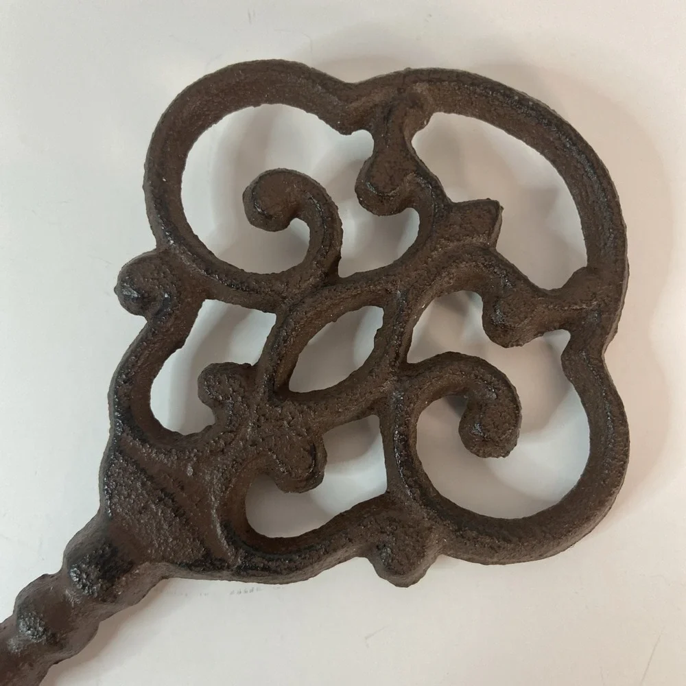 Metal Skeleton Key Decorative Wall / Table Decor Large 9.5